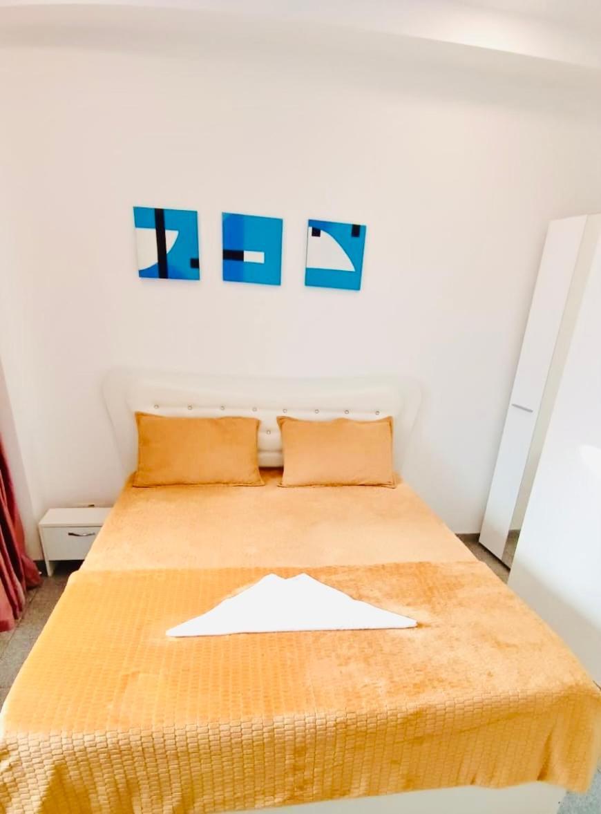 Cazan House Hostel Bukares Bagian luar foto
