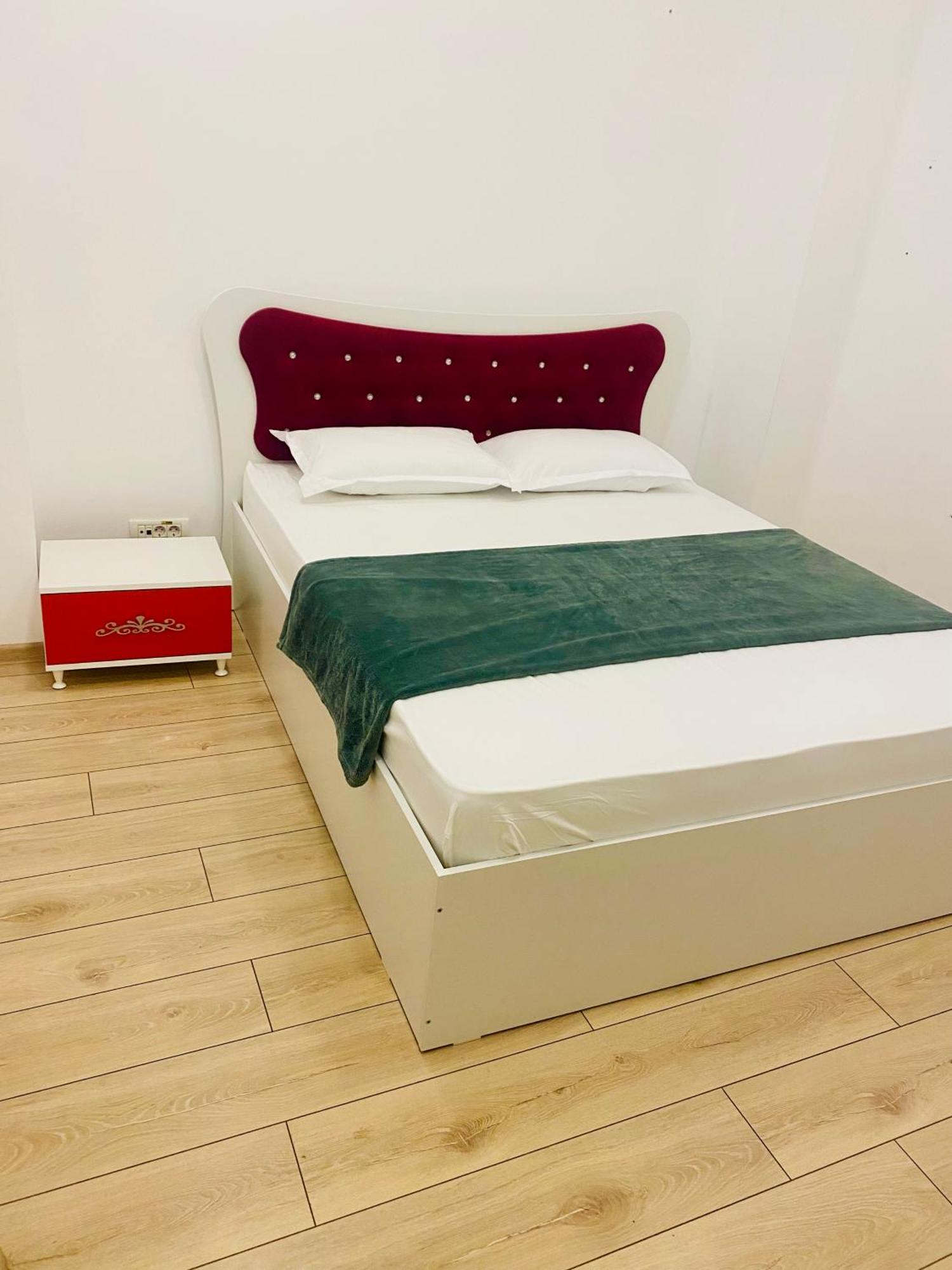 Cazan House Hostel Bukares Bagian luar foto