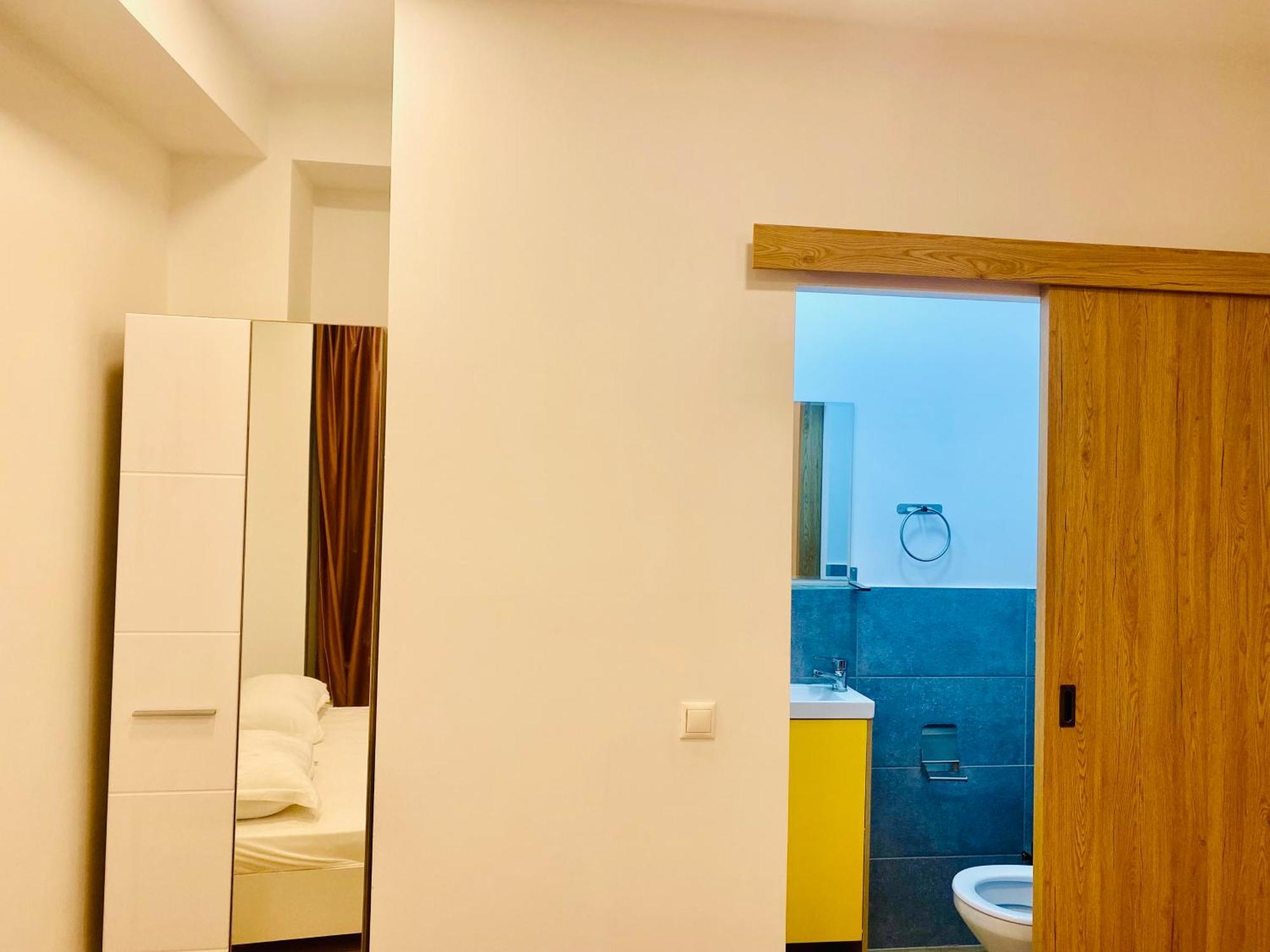 Cazan House Hostel Bukares Bagian luar foto