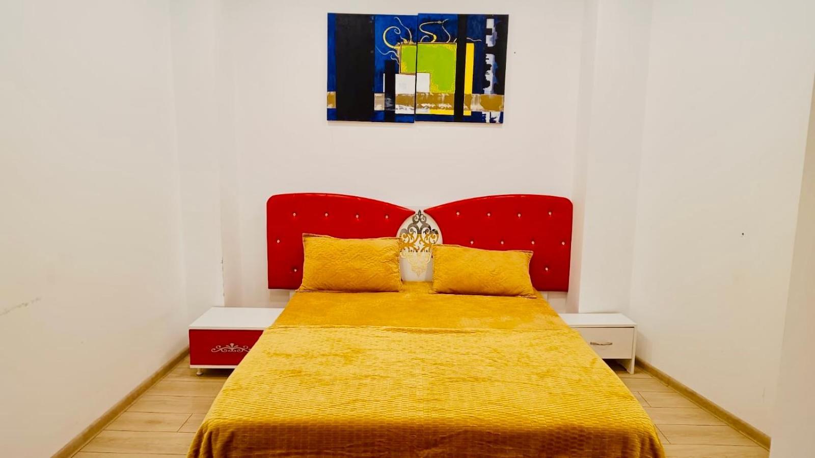 Cazan House Hostel Bukares Bagian luar foto