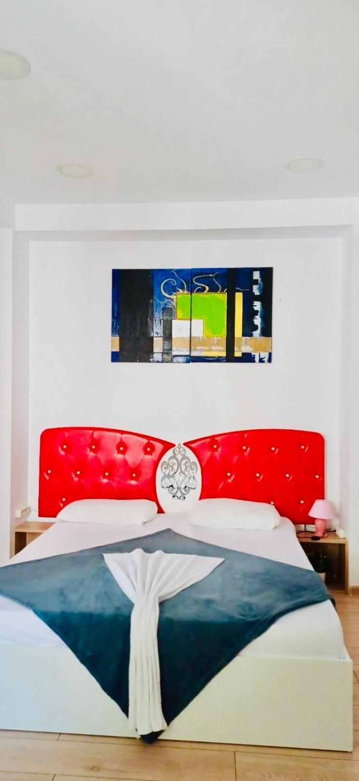 Cazan House Hostel Bukares Bagian luar foto